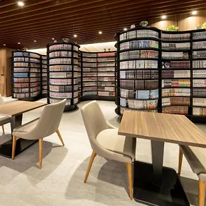 The Hedistar Nijo Comic & Books *** Kyōto